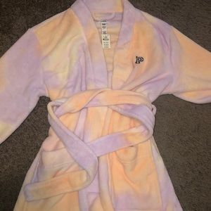 NWT PINK Victoria Secret super plush robe!